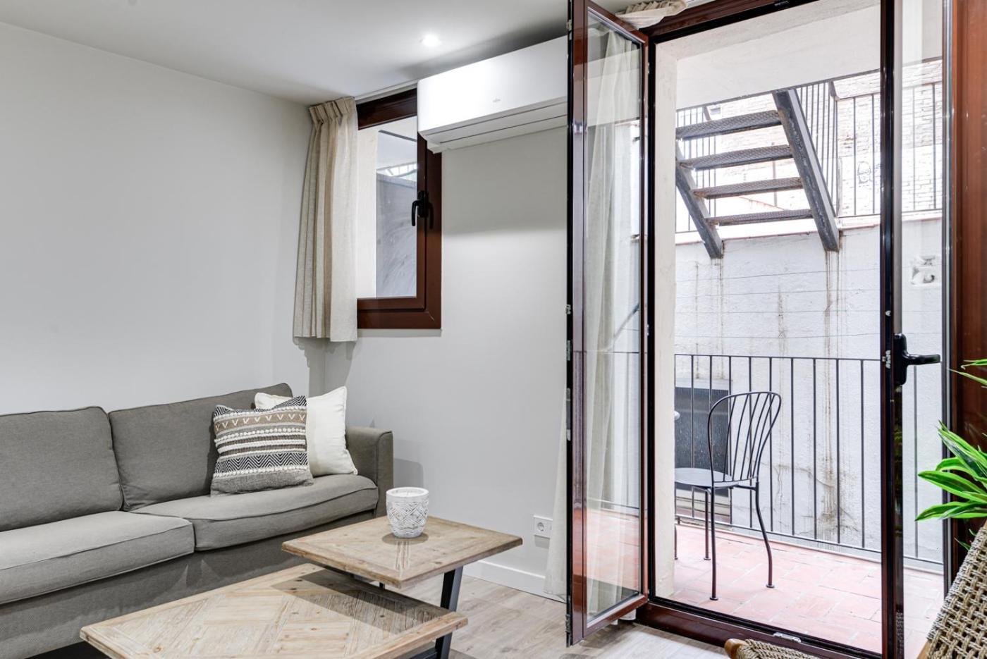 Lucasland Apartments Barcelona Exterior photo